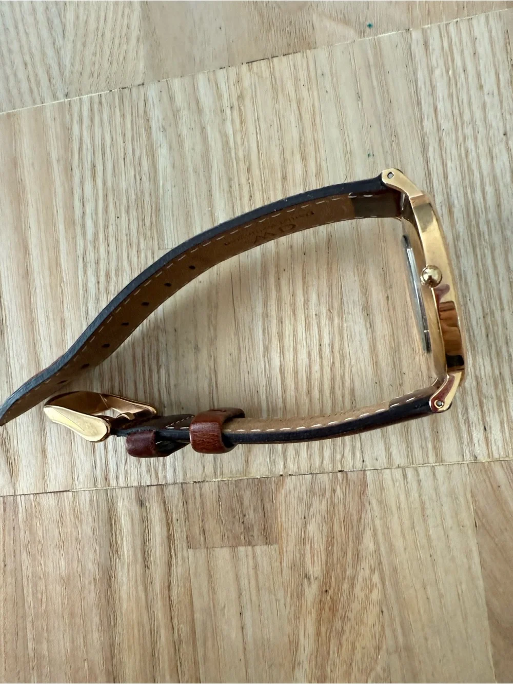Daniel Wellington ladies rose gold tone brown leather watch NEW BATTERY